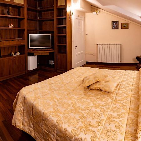 Real Borbone Bed and Breakfast Caserta Eksteriør billede