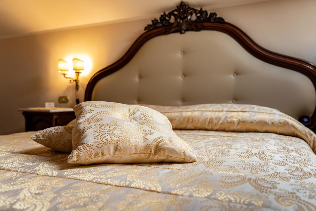 Real Borbone Bed and Breakfast Caserta Eksteriør billede
