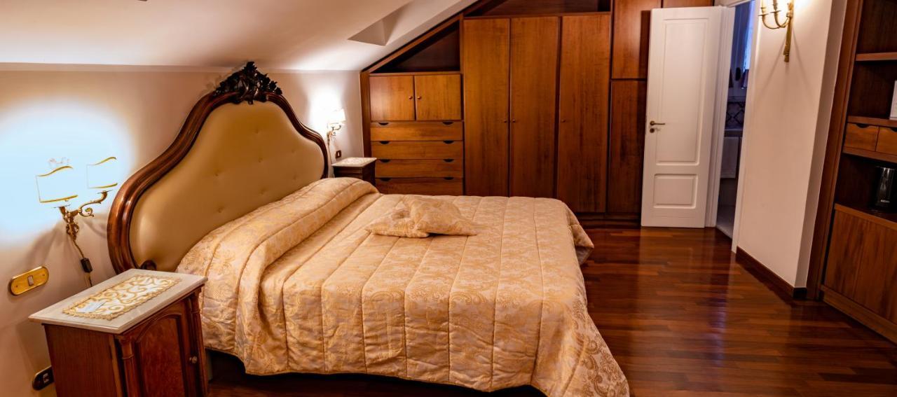 Real Borbone Bed and Breakfast Caserta Eksteriør billede