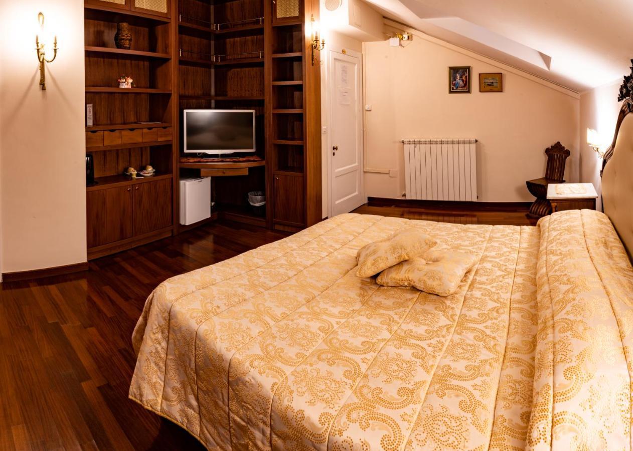 Real Borbone Bed and Breakfast Caserta Eksteriør billede